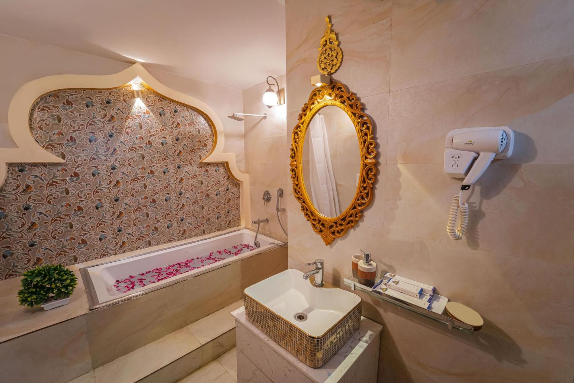 The Neeraj Ganga Heritage Palace Rishikesh Luaran gambar